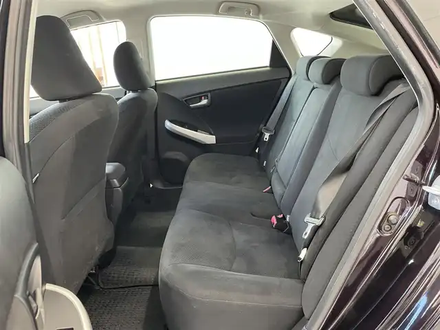 トヨタ プリウス S 沖縄県 2014(平26)年 4.1万km ボルドーマイカメタリック ・純正ナビ/・Ｂｌｕｅｔｏｏｔｈ接続/・ＴＶ/・バックカメラ/・ＥＴＣ/・スマートキー/・プッシュスタート/・純正フロアマット/・純正アルミホイール/・オートライト
