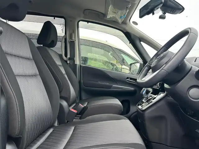 日産 セレナ e－パワー ハイウェイスター V 大阪府 2021(令3)年 5.2万km ダイヤモンドブラック 純正９インチナビ　/ビルトインＥＴＣ　/全方位モニター　/フルセグＴＶ　/両側パワースライドドア　/ドライブレコーダー（前）　/純正１６インチアルミホイール　/ＬＥＤヘッドランプ　/純正フロアマット　/プロパイロット