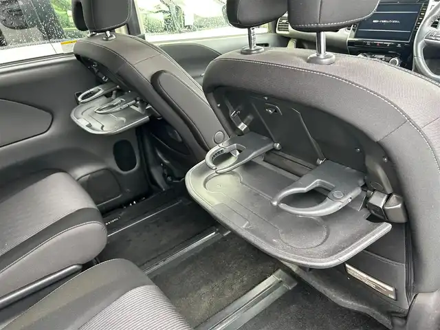 日産 セレナ e－パワー ハイウェイスター V 大阪府 2021(令3)年 5.2万km ダイヤモンドブラック 純正９インチナビ　/ビルトインＥＴＣ　/全方位モニター　/フルセグＴＶ　/両側パワースライドドア　/ドライブレコーダー（前）　/純正１６インチアルミホイール　/ＬＥＤヘッドランプ　/純正フロアマット　/プロパイロット