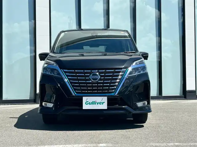 日産 セレナ e－パワー ハイウェイスター V 大阪府 2021(令3)年 5.2万km ダイヤモンドブラック 純正９インチナビ　/ビルトインＥＴＣ　/全方位モニター　/フルセグＴＶ　/両側パワースライドドア　/ドライブレコーダー（前）　/純正１６インチアルミホイール　/ＬＥＤヘッドランプ　/純正フロアマット　/プロパイロット