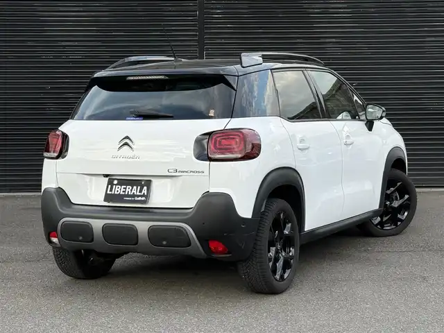 シトロエン シトロエン Ｃ３ エアクロス サーフED・バイ・リップカール 静岡県 2023(令5)年 1.8万km 白 ワンオーナー/ハーフレザーシート /BSM/純正ディスプレイオーディオ/(BT/CarPlay/USB)/360°カメラ/クルーズコントロール/レーンキープアシスト/パーキングアシスト/スマートキー/ETC/ドライブレコーダー/純正フロアマット/純正17インチアルミホイール/保証書/取説/スペアキー