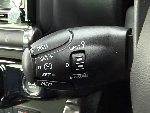 シトロエン シトロエン Ｃ３ エアクロス サーフED・バイ・リップカール 静岡県 2023(令5)年 1.8万km 白 ワンオーナー/ハーフレザーシート /BSM/純正ディスプレイオーディオ/(BT/CarPlay/USB)/360°カメラ/クルーズコントロール/レーンキープアシスト/パーキングアシスト/スマートキー/ETC/ドライブレコーダー/純正フロアマット/純正17インチアルミホイール/保証書/取説/スペアキー