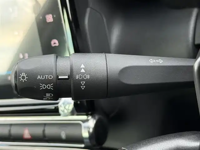 シトロエン シトロエン Ｃ３ エアクロス サーフED・バイ・リップカール 静岡県 2023(令5)年 1.8万km 白 ワンオーナー/ハーフレザーシート /BSM/純正ディスプレイオーディオ/(BT/CarPlay/USB)/360°カメラ/クルーズコントロール/レーンキープアシスト/パーキングアシスト/スマートキー/ETC/ドライブレコーダー/純正フロアマット/純正17インチアルミホイール/保証書/取説/スペアキー