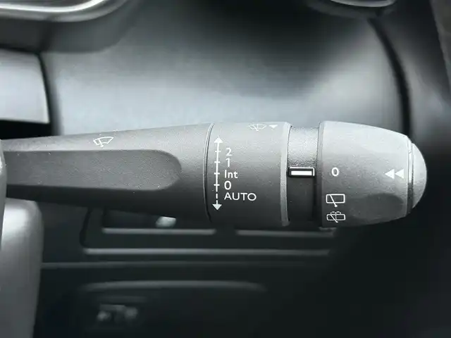 シトロエン シトロエン Ｃ３ エアクロス サーフED・バイ・リップカール 静岡県 2023(令5)年 1.8万km 白 ワンオーナー/ハーフレザーシート /BSM/純正ディスプレイオーディオ/(BT/CarPlay/USB)/360°カメラ/クルーズコントロール/レーンキープアシスト/パーキングアシスト/スマートキー/ETC/ドライブレコーダー/純正フロアマット/純正17インチアルミホイール/保証書/取説/スペアキー
