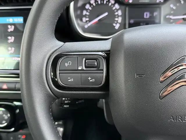 シトロエン シトロエン Ｃ３ エアクロス サーフED・バイ・リップカール 静岡県 2023(令5)年 1.8万km 白 ワンオーナー/ハーフレザーシート /BSM/純正ディスプレイオーディオ/(BT/CarPlay/USB)/360°カメラ/クルーズコントロール/レーンキープアシスト/パーキングアシスト/スマートキー/ETC/ドライブレコーダー/純正フロアマット/純正17インチアルミホイール/保証書/取説/スペアキー