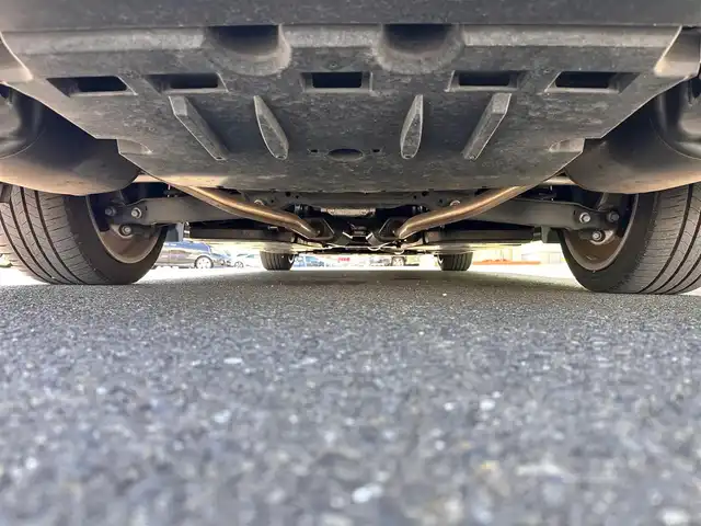 トヨタ クラウン ハイブリッド S Cパッケージ 宮城県 2018(平30)年 1.8万km ホワイトパールクリスタルシャイン ムーンルーフ/18インチアルミホイール/＝＝＝/セーフティセンス/・プリクラッシュセーフティ/・レーントレーシングアシスト/・レーダークルーズコントロール/・オートマチックハイビーム/・ロードサインアシスト/・先行車発進告知機能/ブラインドスポットモニター/リアクロストラフィックオートブレーキ/リアクロストラフィックアラート/純正ナビ/・CD/DVD/・Bluetooth/・フルセグTV/バックカメラ/ビルトインETC/ドライブレコーダー/AC100V/100Wコンセント/パワーシート/シートヒーター/ステアリグヒーター/革巻きステアリング/ステアリングスイッチ/パドルシフト/電動パーキングブレーキ/ブレーキホールド/LEDヘッドランプ/フォグランプ/オートライト/スマートキー＆プッシュスタート/スペアキー/電動格納ミラー/純正フロアマット/純正ドアバイザー/W/サイド/カーテンエアバッグ