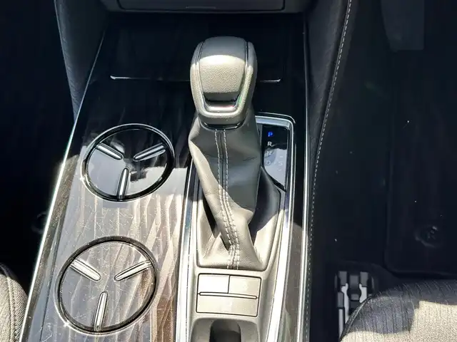 トヨタ クラウン ハイブリッド S Cパッケージ 宮城県 2018(平30)年 1.8万km ホワイトパールクリスタルシャイン ムーンルーフ/18インチアルミホイール/＝＝＝/セーフティセンス/・プリクラッシュセーフティ/・レーントレーシングアシスト/・レーダークルーズコントロール/・オートマチックハイビーム/・ロードサインアシスト/・先行車発進告知機能/ブラインドスポットモニター/リアクロストラフィックオートブレーキ/リアクロストラフィックアラート/純正ナビ/・CD/DVD/・Bluetooth/・フルセグTV/バックカメラ/ビルトインETC/ドライブレコーダー/AC100V/100Wコンセント/パワーシート/シートヒーター/ステアリグヒーター/革巻きステアリング/ステアリングスイッチ/パドルシフト/電動パーキングブレーキ/ブレーキホールド/LEDヘッドランプ/フォグランプ/オートライト/スマートキー＆プッシュスタート/スペアキー/電動格納ミラー/純正フロアマット/純正ドアバイザー/W/サイド/カーテンエアバッグ