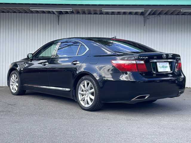 レクサス ＬＳ 600hL 長野県 2007(平19)年 7.7万km ブラック ４WD/サンルーフ/ブラックレザーシート/純正メーカーHDDナビTV/純正後席モニター/バックカメラ/ETC/純正18インチアルミ/インテリジェントルームミラー/パワーバックドア/コーナセンサー/シートヒーター /ステアリングヒーター/保証書・取説