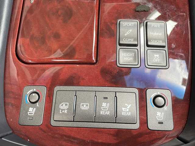レクサス ＬＳ 600hL 長野県 2007(平19)年 7.7万km ブラック ４WD/サンルーフ/ブラックレザーシート/純正メーカーHDDナビTV/純正後席モニター/バックカメラ/ETC/純正18インチアルミ/インテリジェントルームミラー/パワーバックドア/コーナセンサー/シートヒーター /ステアリングヒーター/保証書・取説