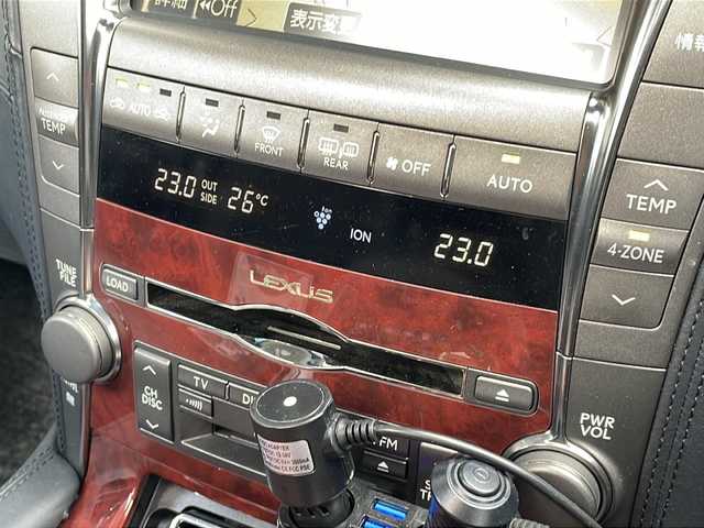 レクサス ＬＳ 600hL 長野県 2007(平19)年 7.7万km ブラック ４WD/サンルーフ/ブラックレザーシート/純正メーカーHDDナビTV/純正後席モニター/バックカメラ/ETC/純正18インチアルミ/インテリジェントルームミラー/パワーバックドア/コーナセンサー/シートヒーター /ステアリングヒーター/保証書・取説