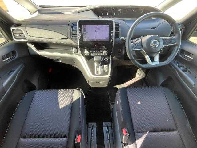 日産 セレナ ハイウェイスター プロパイロットED 岩手県 2016(平28)年 6.7万km ブリリアントシルバー 純正８インチナビ/ＣＤ／ＤＶＤ／ＢＴ／フルセグ/前後ソナー/アイドリングストップ/両側パワスラ/左側ハンズフリースライドドア/衝突被害軽減ブレーキ/レーンキープ/オートブレーキホールド