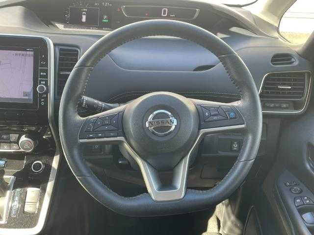 日産 セレナ ハイウェイスター プロパイロットED 岩手県 2016(平28)年 6.7万km ブリリアントシルバー 純正８インチナビ/ＣＤ／ＤＶＤ／ＢＴ／フルセグ/前後ソナー/アイドリングストップ/両側パワスラ/左側ハンズフリースライドドア/衝突被害軽減ブレーキ/レーンキープ/オートブレーキホールド