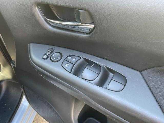 日産 セレナ ハイウェイスター プロパイロットED 岩手県 2016(平28)年 6.7万km ブリリアントシルバー 純正８インチナビ/ＣＤ／ＤＶＤ／ＢＴ／フルセグ/前後ソナー/アイドリングストップ/両側パワスラ/左側ハンズフリースライドドア/衝突被害軽減ブレーキ/レーンキープ/オートブレーキホールド