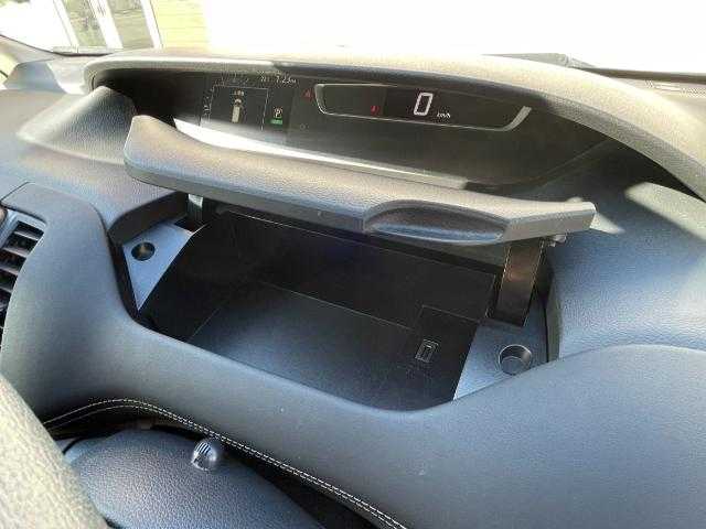 日産 セレナ ハイウェイスター プロパイロットED 岩手県 2016(平28)年 6.7万km ブリリアントシルバー 純正８インチナビ/ＣＤ／ＤＶＤ／ＢＴ／フルセグ/前後ソナー/アイドリングストップ/両側パワスラ/左側ハンズフリースライドドア/衝突被害軽減ブレーキ/レーンキープ/オートブレーキホールド