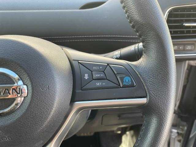 日産 セレナ ハイウェイスター プロパイロットED 岩手県 2016(平28)年 6.7万km ブリリアントシルバー 純正８インチナビ/ＣＤ／ＤＶＤ／ＢＴ／フルセグ/前後ソナー/アイドリングストップ/両側パワスラ/左側ハンズフリースライドドア/衝突被害軽減ブレーキ/レーンキープ/オートブレーキホールド