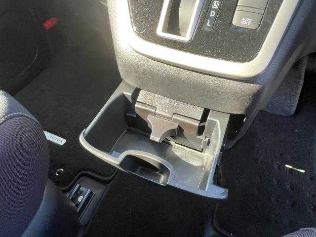 日産 セレナ ハイウェイスター プロパイロットED 岩手県 2016(平28)年 6.7万km ブリリアントシルバー 純正８インチナビ/ＣＤ／ＤＶＤ／ＢＴ／フルセグ/前後ソナー/アイドリングストップ/両側パワスラ/左側ハンズフリースライドドア/衝突被害軽減ブレーキ/レーンキープ/オートブレーキホールド