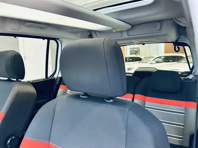 シトロエン ベルランゴ シャイン XTRパック 大阪府 2021(令3)年 3.3万km ブランバンキーズ ガラスルーフ/純正ディスプレイオーディオ/applecarplay/バック・サイドカメラ/純正17インチAW/ACC/ブラインドスポット/クリアランスソナー/パドルシフト/ルーフレール/ETC/ドラレコ/天井収納/スマートキー/USB/Bluetooth