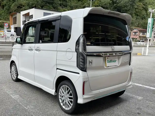 ホンダ Ｎ ＢＯＸ カスタム L ターボ 岐阜県 2022(令4)年 2万km プラチナホワイトパール ワンオーナー/4WD/純正ナビ/【Bluetooth．CD.DVD.AM/FM】/両側パワースライドドア/ホンダセンシング/クルーズコントロール/ハーフレザーシート/シートヒーター/スマートキー/ドライブレコーダー/バックカメラ/ベンチシート/シート背面ドリンクホルダー/後列サンシェード/LEDヘッドライト・オート機能付/フォグライト/純正アルミホイール/純正フロアマット/ウィンカーミラー/ドアバイザー/積み込みスタッドレスタイヤ/保証書/取扱説明書/スペアキー