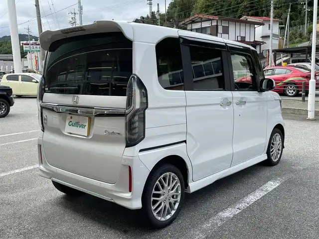 ホンダ Ｎ ＢＯＸ カスタム L ターボ 岐阜県 2022(令4)年 2万km プラチナホワイトパール ワンオーナー/4WD/純正ナビ/【Bluetooth．CD.DVD.AM/FM】/両側パワースライドドア/ホンダセンシング/クルーズコントロール/ハーフレザーシート/シートヒーター/スマートキー/ドライブレコーダー/バックカメラ/ベンチシート/シート背面ドリンクホルダー/後列サンシェード/LEDヘッドライト・オート機能付/フォグライト/純正アルミホイール/純正フロアマット/ウィンカーミラー/ドアバイザー/積み込みスタッドレスタイヤ/保証書/取扱説明書/スペアキー