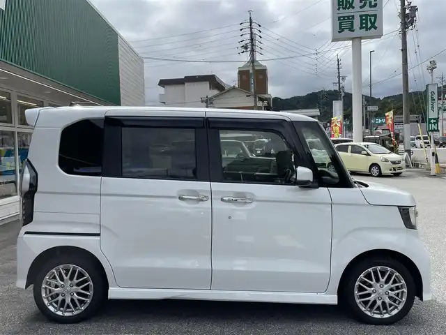 ホンダ Ｎ ＢＯＸ カスタム L ターボ 岐阜県 2022(令4)年 2万km プラチナホワイトパール ワンオーナー/4WD/純正ナビ/【Bluetooth．CD.DVD.AM/FM】/両側パワースライドドア/ホンダセンシング/クルーズコントロール/ハーフレザーシート/シートヒーター/スマートキー/ドライブレコーダー/バックカメラ/ベンチシート/シート背面ドリンクホルダー/後列サンシェード/LEDヘッドライト・オート機能付/フォグライト/純正アルミホイール/純正フロアマット/ウィンカーミラー/ドアバイザー/積み込みスタッドレスタイヤ/保証書/取扱説明書/スペアキー