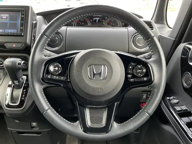 ホンダ Ｎ ＢＯＸ カスタム L ターボ 岐阜県 2022(令4)年 2万km プラチナホワイトパール ワンオーナー/4WD/純正ナビ/【Bluetooth．CD.DVD.AM/FM】/両側パワースライドドア/ホンダセンシング/クルーズコントロール/ハーフレザーシート/シートヒーター/スマートキー/ドライブレコーダー/バックカメラ/ベンチシート/シート背面ドリンクホルダー/後列サンシェード/LEDヘッドライト・オート機能付/フォグライト/純正アルミホイール/純正フロアマット/ウィンカーミラー/ドアバイザー/積み込みスタッドレスタイヤ/保証書/取扱説明書/スペアキー