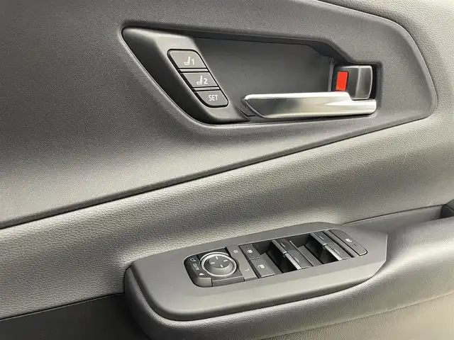 トヨタ プリウス Z 宮城県 2023(令5)年 1.9万km アティチュードブラックマイカ ワンオーナー/寒冷地仕様/ワイパーデアイサー/パノラマルーフ/純正12型ナビ(AM/FM/BT/TV/USB/Miracast)/デジタルインナーミラー/全方位カメラ/ビルトインETC2.0/トヨタセーフティーセンス/レーダークルーズコントロール/BSM/100V電源/パワーバックドア/パワーシート/シートメモリー/シートヒーター/エアシート/ステアリングヒーター/オートライト/オートマチックハイビーム/LEDヘッドライト/純正フロアマット/純正19インチアルミホイール