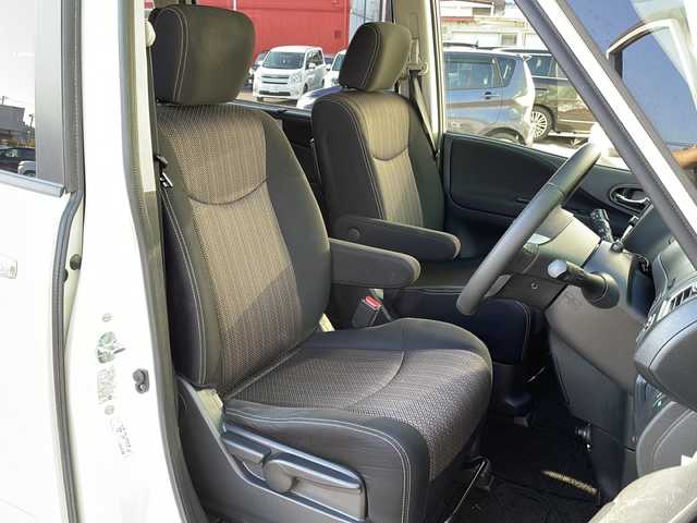 日産 セレナ HWS S HV Vセレ +Sefty Aセーフ 青森県 2015(平27)年 13.6万km ブリリアントホワイトパール ワンオーナー/純正8インチSDナビ・フルセグTV/CD・DVD・Bluetooth・SD/アラウンドビューモニター/純正フリップダウンモニター/両側パワースライドドア/エマージェンシーブレーキ/レーンキープアシスト/フロント・バックソナー/横滑り防止システム/純正エンジンスターター/ビルトインETC/LEDヘッドライト/フォグランプ/純正16インチアルミ/H28.H29.H30.R2.R4.R6年記録簿有/保証書・取説書