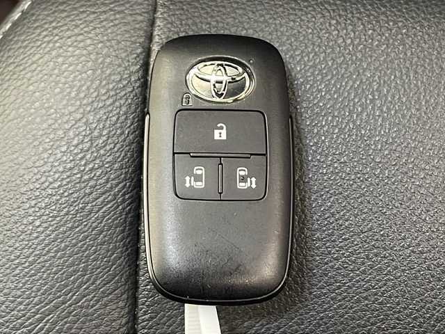 トヨタ ルーミー カスタムG－T 千葉県 2022(令4)年 3.8万km ブラックマイカメタリック/パールホワイト2トーン 衝突軽減ブレーキ/純正SDナビ/（フルセグ/Bluetooth/USB/FM/AM）/全方位カメラ/ETC/ドライブレコーダー/アイドリングストップ/デジタルインナーミラー/シートカバー/シートヒーター（運転席＋助手席）/LEDヘッドライト/電動格納ミラー