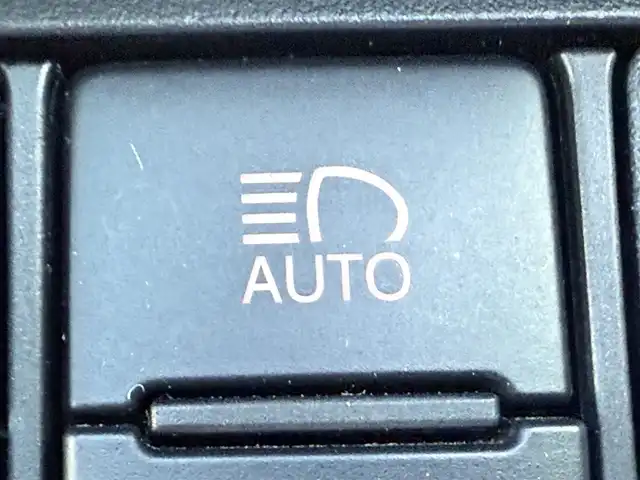 トヨタ シエンタ ハイブリッド G 千葉県 2016(平28)年 7万km ホワイトパールクリスタルシャイン 純正7インチナビNSZN-W64T/両側パワースライド/バックカメラ/衝突軽減ブレーキ/レーンキープアシスト/横揺れ防止装置/オートハイビーム/ビルトインETC/前後ドライブレコーダー/純正フロアマット/スペアキー1本