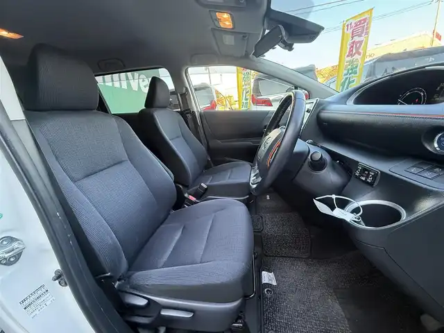 トヨタ シエンタ ハイブリッド G 千葉県 2016(平28)年 7万km ホワイトパールクリスタルシャイン 純正7インチナビNSZN-W64T/両側パワースライド/バックカメラ/衝突軽減ブレーキ/レーンキープアシスト/横揺れ防止装置/オートハイビーム/ビルトインETC/前後ドライブレコーダー/純正フロアマット/スペアキー1本