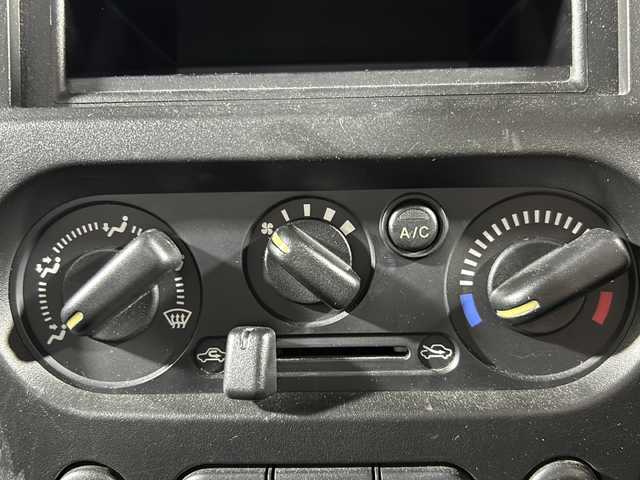 スズキ ジムニー XG 沖縄県 2012(平24)年 3.2万km ノクターンブルーパール 禁煙車/４ＷＤ/ワンオーナー/社外オーディオ/ＣＤ／ラジオ　/リモコンキー/ターボ/背面タイヤ/純正フロアマット/純正ドアバイザー/フェンダーミラー/横滑り防止装置/スペアキー/取扱説明書/保証書