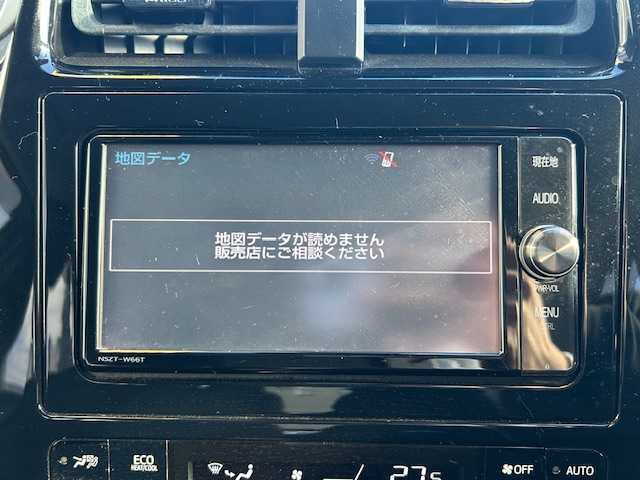 トヨタ プリウス Sセーフティプラス 宮城県 2017(平29)年 6.5万km スティールブロンドM 登録時走行距離64869km/SDナビ/フルセグTV/CD/DVD/Bluetooth/バックカメラ/ドライブレコーダー/ETC/追従クルーズコントロール/純正フロアマット/シートヒーター/衝突軽減ブレーキ/横滑り防止装置/LEDライト/コーナーセンサー/純正アルミホイール/15インチ冬タイヤ＆ホイール付き/電動格納ミラー