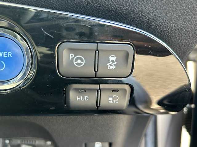 トヨタ プリウス Sセーフティプラス 宮城県 2017(平29)年 6.5万km スティールブロンドM 登録時走行距離64869km/SDナビ/フルセグTV/CD/DVD/Bluetooth/バックカメラ/ドライブレコーダー/ETC/追従クルーズコントロール/純正フロアマット/シートヒーター/衝突軽減ブレーキ/横滑り防止装置/LEDライト/コーナーセンサー/純正アルミホイール/15インチ冬タイヤ＆ホイール付き/電動格納ミラー