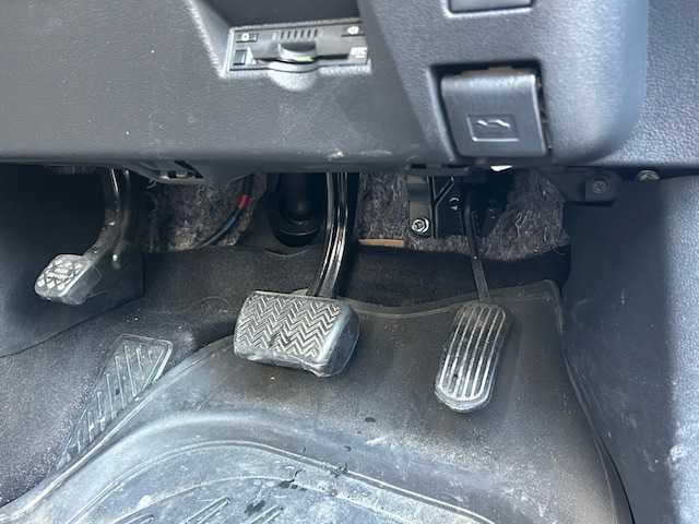 トヨタ プリウス Sセーフティプラス 宮城県 2017(平29)年 6.5万km スティールブロンドM 登録時走行距離64869km/SDナビ/フルセグTV/CD/DVD/Bluetooth/バックカメラ/ドライブレコーダー/ETC/追従クルーズコントロール/純正フロアマット/シートヒーター/衝突軽減ブレーキ/横滑り防止装置/LEDライト/コーナーセンサー/純正アルミホイール/15インチ冬タイヤ＆ホイール付き/電動格納ミラー