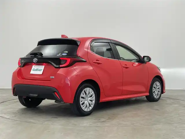 トヨタ ヤリス ハイブリッド Z 埼玉県 2020(令2)年 2.6万km 赤 純正８インチディスプレイオーディオ　バックカメラ　ドライブレコーダー　セーフティセンス　レーダークルーズコントロール　シートヒーター　スマートキー　オートハイビーム　ＬＥＤヘッドライト　地デジTV