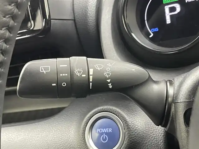 トヨタ ヤリス ハイブリッド Z 埼玉県 2020(令2)年 2.6万km 赤 純正８インチディスプレイオーディオ　バックカメラ　ドライブレコーダー　セーフティセンス　レーダークルーズコントロール　シートヒーター　スマートキー　オートハイビーム　ＬＥＤヘッドライト　地デジTV