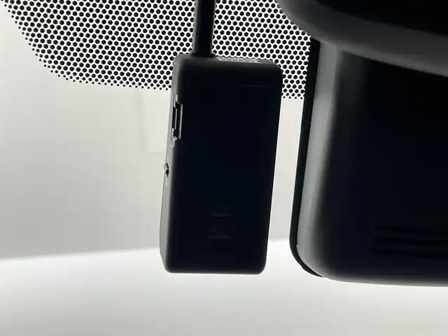 トヨタ ヤリス ハイブリッド Z 埼玉県 2020(令2)年 2.6万km 赤 純正８インチディスプレイオーディオ　バックカメラ　ドライブレコーダー　セーフティセンス　レーダークルーズコントロール　シートヒーター　スマートキー　オートハイビーム　ＬＥＤヘッドライト　地デジTV