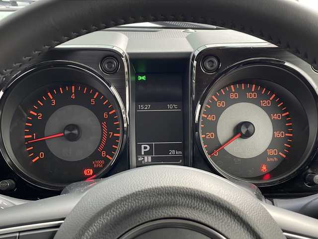 スズキ ジムニー ノマド FC 香川県 2025(令7)年 0.1千km アークティックホワイトパール スズキセーフティーサポート/・衝突被害軽減ブレーキ/・誤発進抑制機能/・車線逸脱警報/・アダプティブクルーズコントロール/・先行車発進お知らせ機能/前席シートヒーター/ヒーテッドドアミラー/コーナーセンサー/革巻きステアリング/ステアリングリモコン/純正15インチアルミホイール/LEDヘッドライト/フォグランプ/アイドリングストップ/パワーウィンドウ/オートエアコン/プッシュスタート/スマートキー/スペアキー/保証書/取扱説明書/記録簿