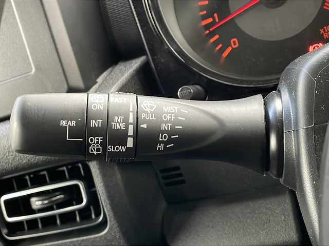 スズキ ジムニー ノマド FC 香川県 2025(令7)年 0.1千km アークティックホワイトパール スズキセーフティーサポート/・衝突被害軽減ブレーキ/・誤発進抑制機能/・車線逸脱警報/・アダプティブクルーズコントロール/・先行車発進お知らせ機能/前席シートヒーター/ヒーテッドドアミラー/コーナーセンサー/革巻きステアリング/ステアリングリモコン/純正15インチアルミホイール/LEDヘッドライト/フォグランプ/アイドリングストップ/パワーウィンドウ/オートエアコン/プッシュスタート/スマートキー/スペアキー/保証書/取扱説明書/記録簿