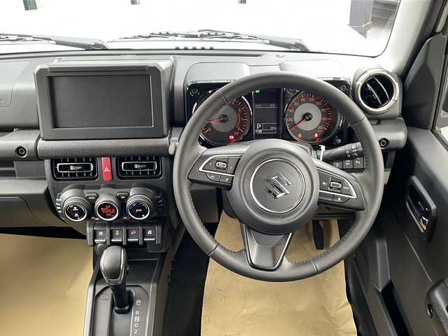 スズキ ジムニー ノマド FC 香川県 2025(令7)年 0.1千km アークティックホワイトパール スズキセーフティーサポート/・衝突被害軽減ブレーキ/・誤発進抑制機能/・車線逸脱警報/・アダプティブクルーズコントロール/・先行車発進お知らせ機能/前席シートヒーター/ヒーテッドドアミラー/コーナーセンサー/革巻きステアリング/ステアリングリモコン/純正15インチアルミホイール/LEDヘッドライト/フォグランプ/アイドリングストップ/パワーウィンドウ/オートエアコン/プッシュスタート/スマートキー/スペアキー/保証書/取扱説明書/記録簿