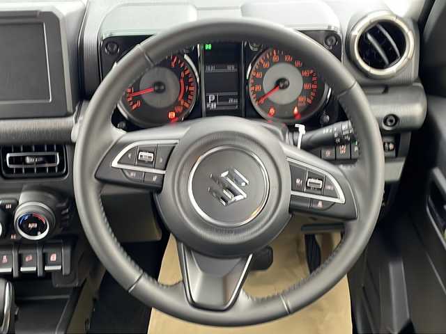 スズキ ジムニー ノマド FC 香川県 2025(令7)年 0.1千km アークティックホワイトパール スズキセーフティーサポート/・衝突被害軽減ブレーキ/・誤発進抑制機能/・車線逸脱警報/・アダプティブクルーズコントロール/・先行車発進お知らせ機能/前席シートヒーター/ヒーテッドドアミラー/コーナーセンサー/革巻きステアリング/ステアリングリモコン/純正15インチアルミホイール/LEDヘッドライト/フォグランプ/アイドリングストップ/パワーウィンドウ/オートエアコン/プッシュスタート/スマートキー/スペアキー/保証書/取扱説明書/記録簿