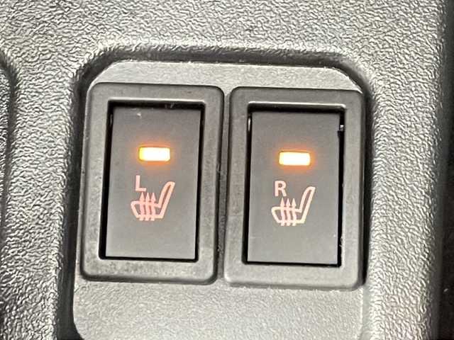 スズキ ジムニー ノマド FC 香川県 2025(令7)年 0.1千km アークティックホワイトパール スズキセーフティーサポート/・衝突被害軽減ブレーキ/・誤発進抑制機能/・車線逸脱警報/・アダプティブクルーズコントロール/・先行車発進お知らせ機能/前席シートヒーター/ヒーテッドドアミラー/コーナーセンサー/革巻きステアリング/ステアリングリモコン/純正15インチアルミホイール/LEDヘッドライト/フォグランプ/アイドリングストップ/パワーウィンドウ/オートエアコン/プッシュスタート/スマートキー/スペアキー/保証書/取扱説明書/記録簿