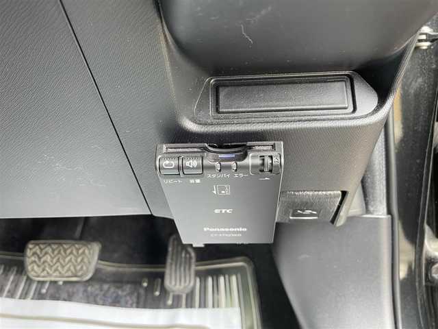トヨタ アクア S 神奈川県 2014(平26)年 3.6万km ブラックマイカ シートカバー/社外ナビ（CN-RE０３WD）/・Bluetoothオーディオ/・フルセグTV/・バックカメラ/ETC/プッシュスタート/社外15インチアルミ/オートライト/ドアバイザー/新車時手帳、取説