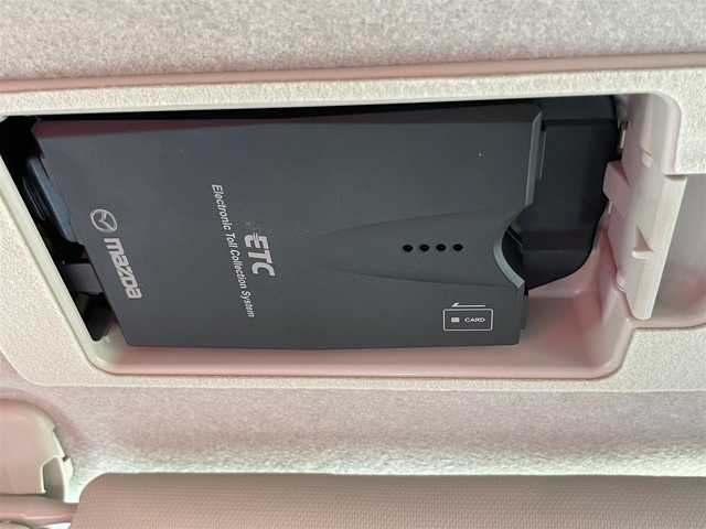 マツダ デミオ XD ミッドセンチュリー 和歌山県 2016(平28)年 6.1万km スノーフレイクホワイトパールマイカ (株)IDOMが運営する【じしゃロン和歌山店】の自社ローン専用車両になります。こちらは現金またはオートローンご利用時の価格です。自社ローンご希望の方は別途その旨お申付け下さい/スマートシティブレーキサポート/純正SDナビ/・CD/DVD/BT/・フルセグTV（ナビキャンセラー）/・USB/AUX/FM・AM/バックカメラ/ビルトインETC/ヘッドアップディスプレイ/クルーズコントロール/D/N席シートヒーター/パドルシフト/革巻きステアリング/ステアリングスイッチ/USBポート/アイドリングストップ/スマートキー×２/プッシュスタート/LEDヘッドライト/フォグランプ/オートライト/純正16インチAW/純正フロアマット/ドアバイザー/横滑り防止システム/電動格納ウィンカーミラー