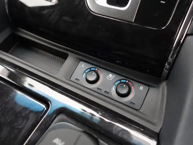 トヨタ アルファード S Cパッケージ 山形県 2019(令1)年 6.7万km ブラック 4WD/カロッツェリアSDナビ/　　【CD DVD BT フルセグ MSV USB AUX】/バックカメラ/両側パワースライドドア/電動リアゲート/レーダークルーズコントロール/LEDオートヘッドライト/レザーシート/パワーシート/シートエアコン/シートヒーター/オットマン/16インチアルミホイール/ルームミラー型ドライブレコーダー/アイドリングストップ/コーナーセンサー/ステアリングスイッチ/MTモード付AT/ステアリングヒーター/電動格納ウィンカーミラー/フォグランプ/WAAC/スマートキー×2/ETC