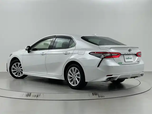 トヨタ カムリ WS 埼玉県 2022(令4)年 2.6万km プラチナホワイトパールマイカ 純正ナビ　/　(フルセグ・AM・FM・Bluetooth)　/ＥＴＣ２．０　/バックカメラ　/トヨタセーフティセンス　/ロードサインアシスト　/プリクラッシュセーフティ　/レーントレーシングアシスト/ブラインドスポットモニター/リヤクロストラフィックアラート/パーキングサポートブレーキ　/先行車発進告知　/クリアランスソナー　/パワーシートＤ席/前後ドライブレコーダー/純正フロアマット/純正アルミホイール１７インチ/前後コーナーセンサー