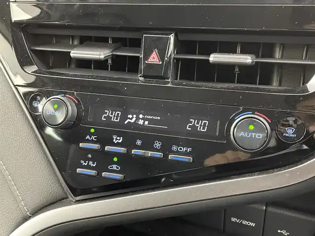 トヨタ カムリ WS 埼玉県 2022(令4)年 2.6万km プラチナホワイトパールマイカ 純正ナビ　/　(フルセグ・AM・FM・Bluetooth)　/ＥＴＣ２．０　/バックカメラ　/トヨタセーフティセンス　/ロードサインアシスト　/プリクラッシュセーフティ　/レーントレーシングアシスト/ブラインドスポットモニター/リヤクロストラフィックアラート/パーキングサポートブレーキ　/先行車発進告知　/クリアランスソナー　/パワーシートＤ席/前後ドライブレコーダー/純正フロアマット/純正アルミホイール１７インチ/前後コーナーセンサー
