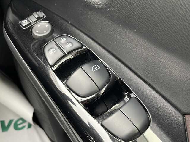 日産 セレナ ハイウェイスター G 茨城県 2021(令3)年 8.1万km ダークメタルグレー エマージェンシーブレーキ/プロパイロット /純正ナビ/　　CD/DVD/BD/BT/フルセグ/アラウンドビューモニター/両側パワースライドドア /LEDオートライト/合皮シート/純正16インチアルミホイール/インテリジェントルームミラー/電動パーキングブレーキ/ブレーキホールド/クリアランスソナー /アイドリングストップ/ステアリングスイッチ/スマートキー/ETC