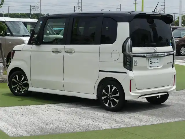 ホンダ Ｎ ＢＯＸ カスタム G L ホンダセンシング 千葉県 2018(平30)年 3.3万km プレミアムホワイトパールⅡ ホンダセンシング/・衝突軽減ブレーキ（CMBS）/・車線維持支援システム（LKAS）/・アダプティブクルーズコントロール（ACC）/・後方誤発進抑制機能/・誤発進抑制機能/両側パワースライドドア/純正SDナビ/ワンセグTV/【DVD/CD再生機能】/バックカメラ/ETC/LEDヘッドライト/フォグライト/ウインカーミラー/リアコーナーセンサー/純正14インチアルミホイル/サイド/カーテンエアバッグ/スマートキー