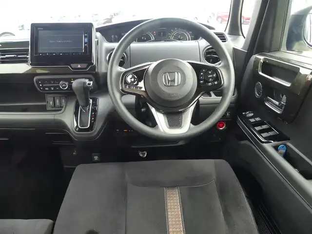 ホンダ Ｎ ＢＯＸ カスタム G L ホンダセンシング 千葉県 2018(平30)年 3.3万km プレミアムホワイトパールⅡ ホンダセンシング/・衝突軽減ブレーキ（CMBS）/・車線維持支援システム（LKAS）/・アダプティブクルーズコントロール（ACC）/・後方誤発進抑制機能/・誤発進抑制機能/両側パワースライドドア/純正SDナビ/ワンセグTV/【DVD/CD再生機能】/バックカメラ/ETC/LEDヘッドライト/フォグライト/ウインカーミラー/リアコーナーセンサー/純正14インチアルミホイル/サイド/カーテンエアバッグ/スマートキー